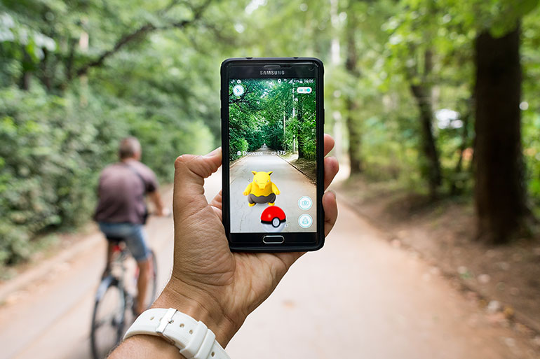 Why Augmented Reality Will Be One of The Hottest Marketing Trends in 2018 -  crowdspring Blog